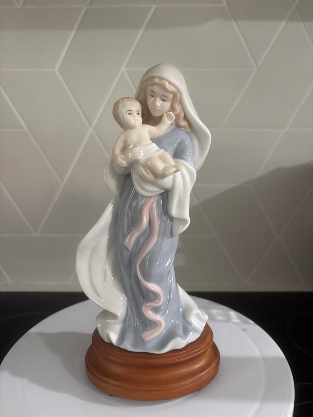 The San Francisco music box company Madonna and Child  Ave Maria